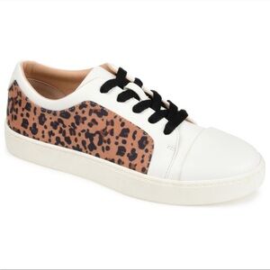 Journee Collection| leopard sneakers